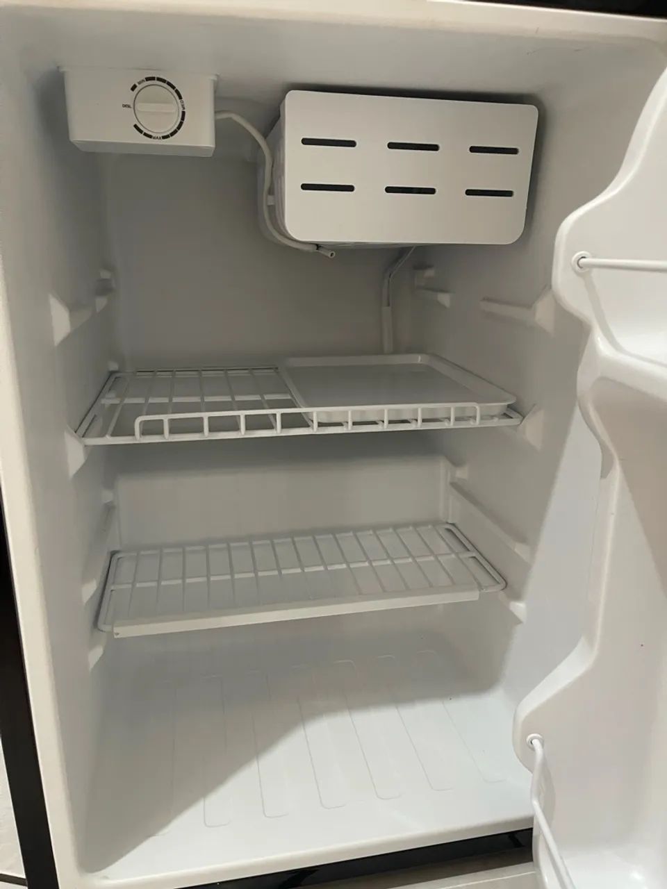 Frigobar 68 litros Philco PFG85PL - Foto 4