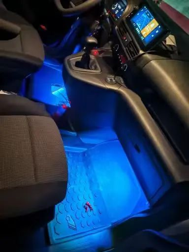 Iluminação interna muda de cor pelo app do celular  - Foto 3