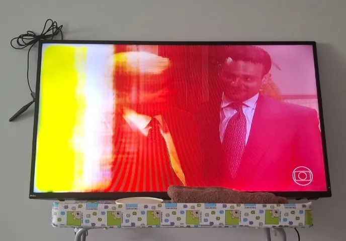 TV PHILCO 50 POLEGADAS C DEFEITO NA TELA - Foto 3