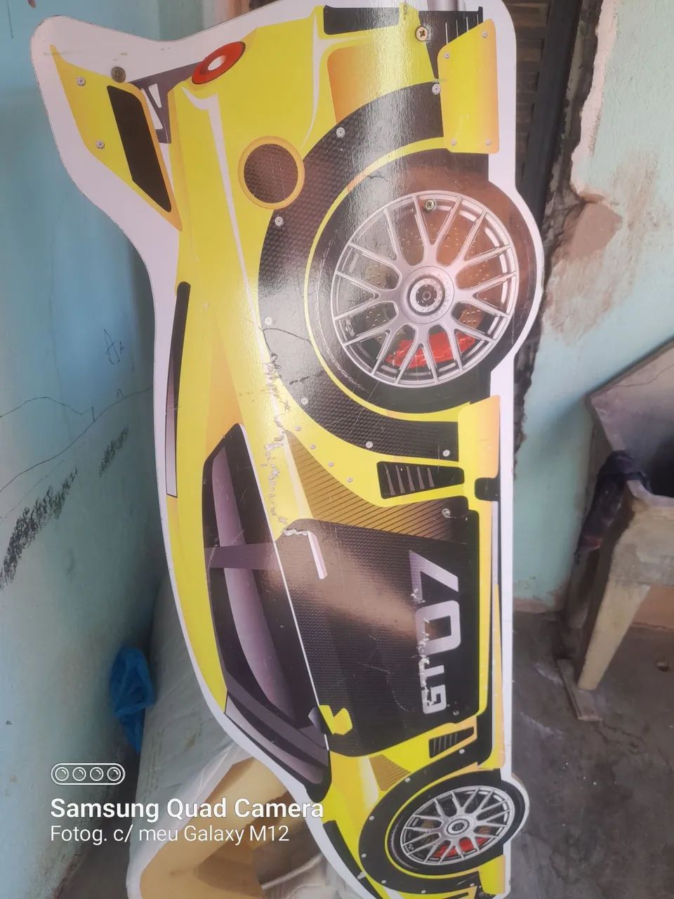 Vendo uma cama de carro,com o colchão. - Foto 2