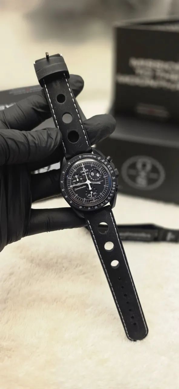 Relógio Moonswatch Moonphase Black Snoopy Original Com 2 Pulseiras - Foto 3