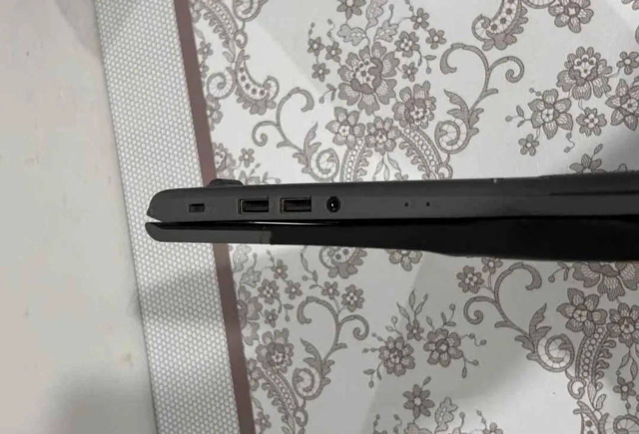 Notebook Asus usado funcionando normalmente carregador original e mouse gamer  - Foto 5