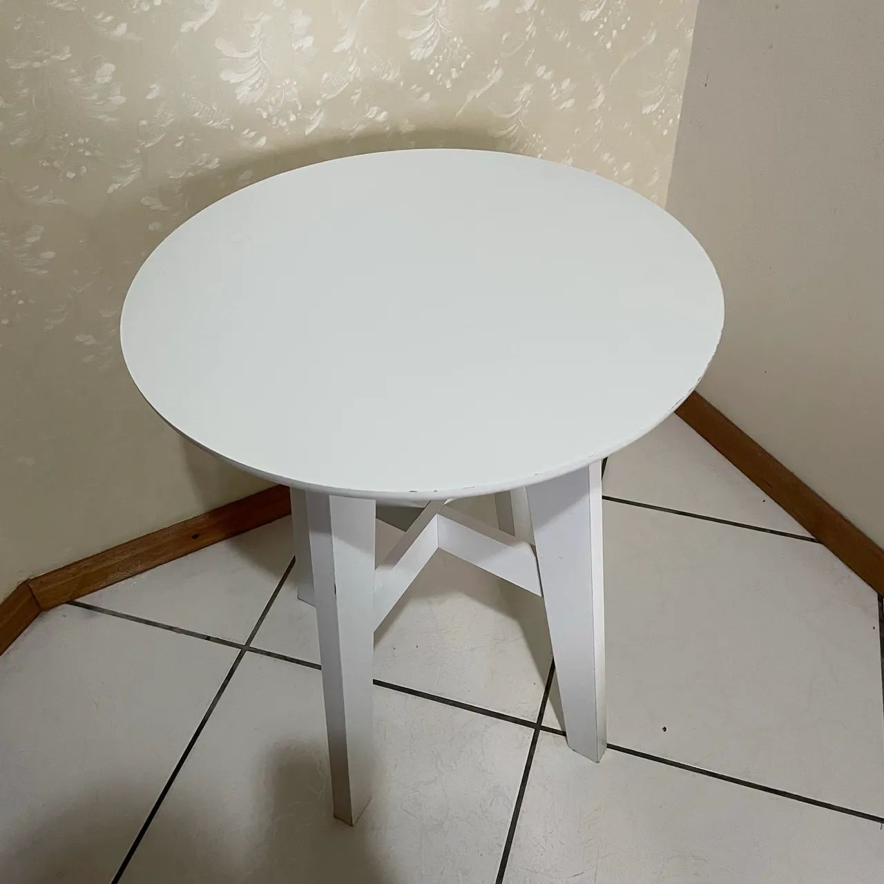 Mesa de canto branca redonda  - Foto 2