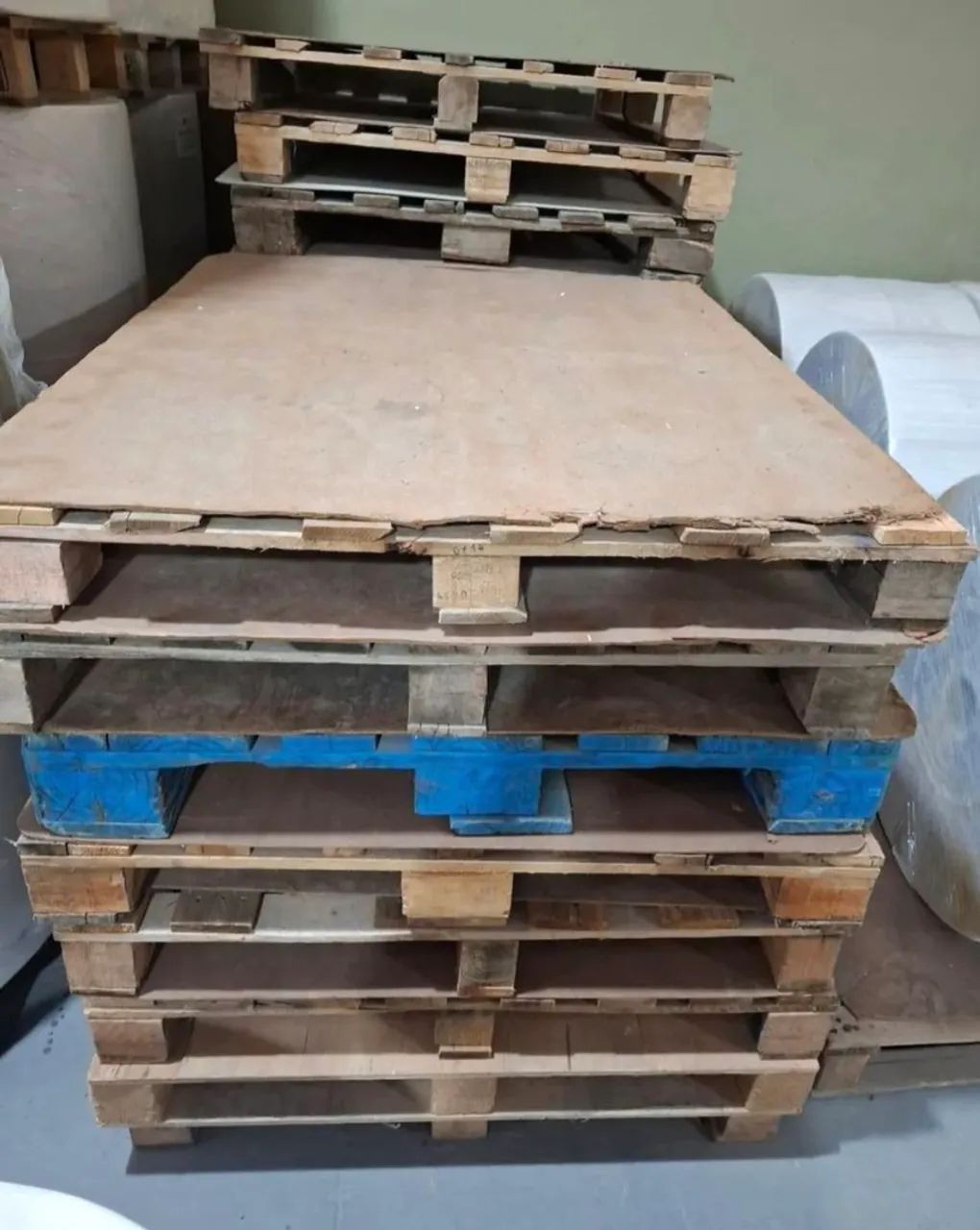 Paletes de madeira Pallet a venda em bom estado  - Foto 2