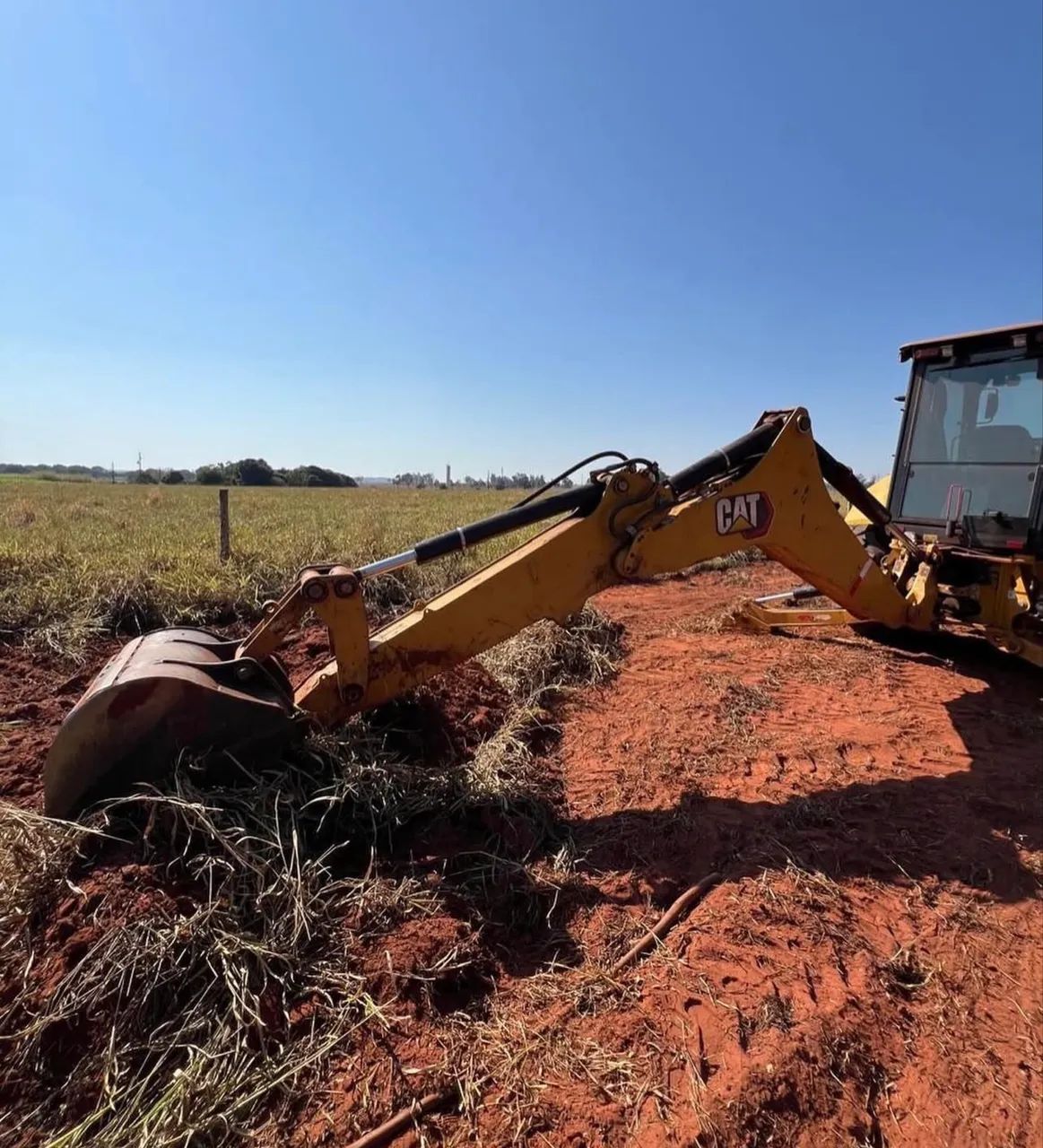 Retroescavadeira Caterpillar 416 22/22 - Parcele  - Foto 5
