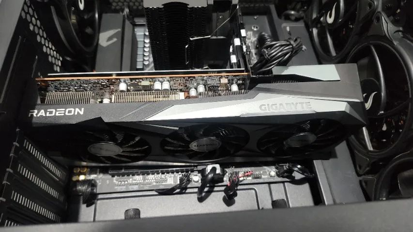 Placa de Vídeo RX 7600 Gigabyte OC, 8gb GDDR6, 128 bit, Triple-Fan - Valor Final/Só Venda! - Foto 4