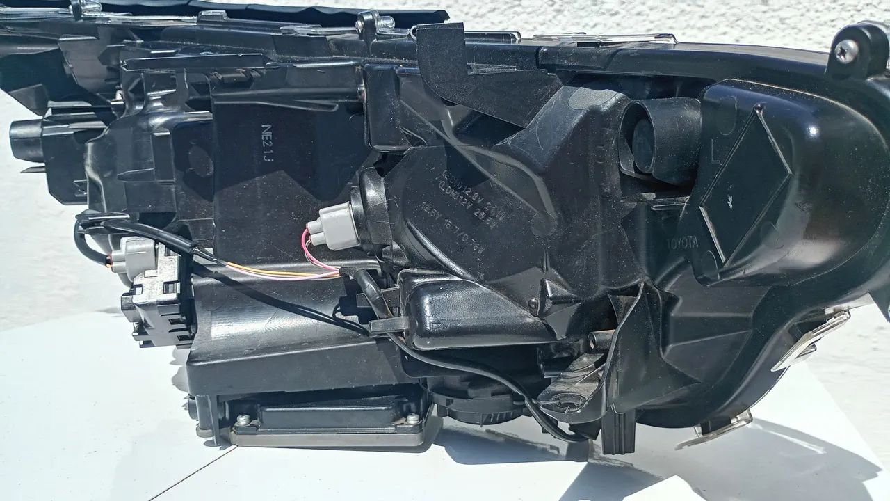 Farol lado esquerdo carro RAV4 - Foto 4