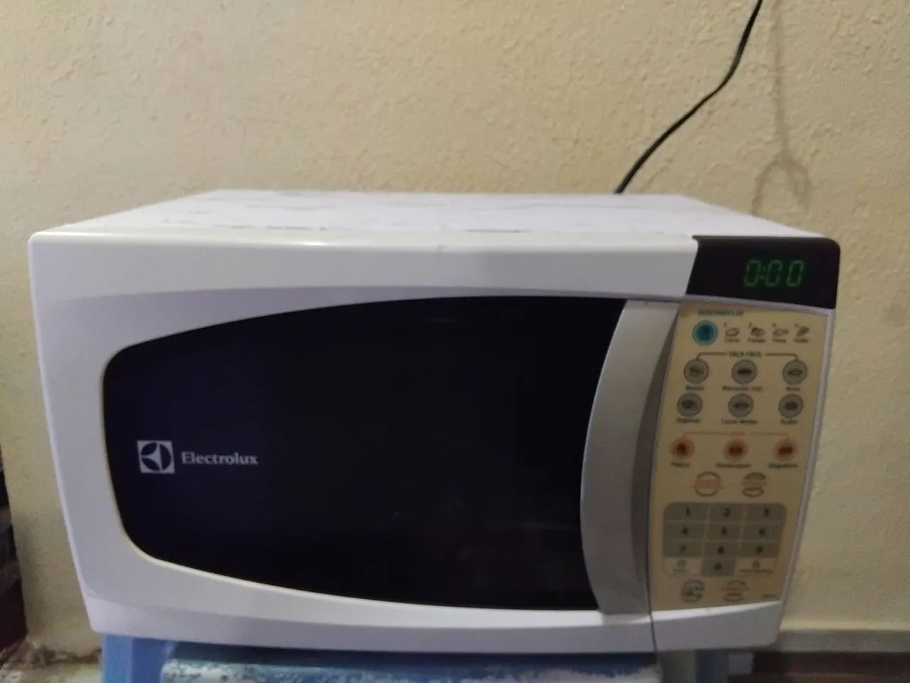 Microondas Electrolux 25L funcionando normal esquentando normal Sem problemas 