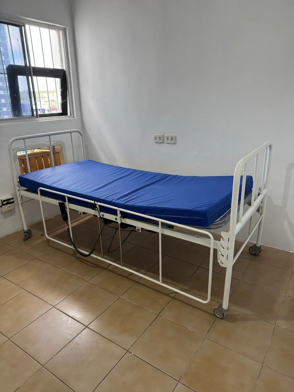 Cama hospitalar elétrica  - Foto 2