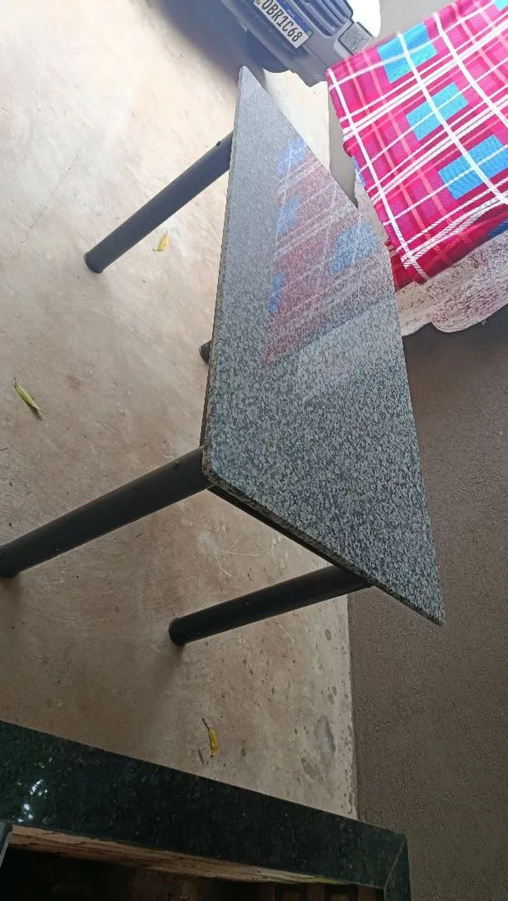 Mesa com tampa de mármore  - Foto 2