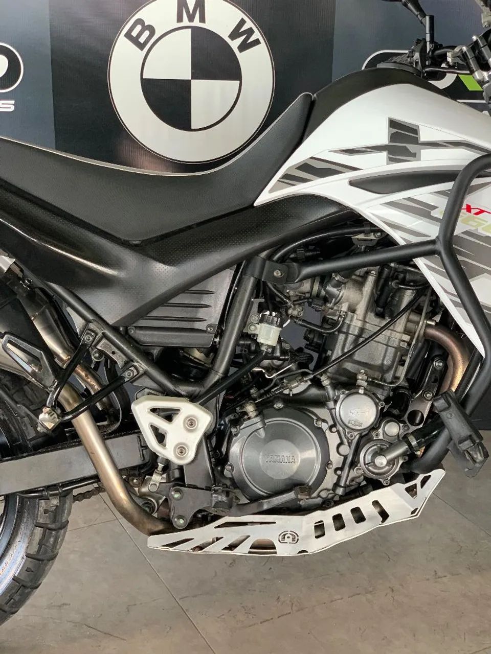 YAMAHA XT660R 2018 - Foto 3