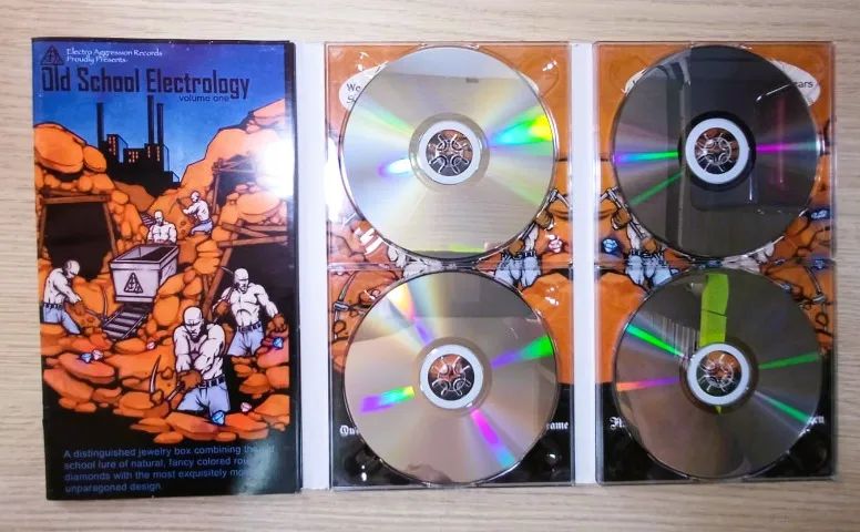 Box 4 CDs - Old School Electrology Vol. 1 (Electro Aggression Records) - EBM / Dark Elektr - Foto 4