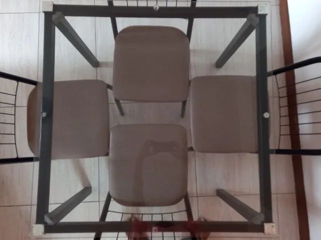 Mesa de jantar de vidro com 4 cadeiras - Foto 3