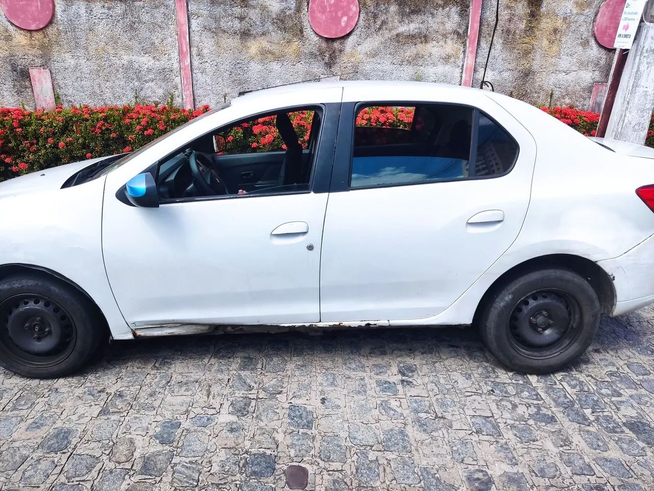 Renault Logan Authentique Hi-flex 1.0 16V 4P 2014 - Foto 4