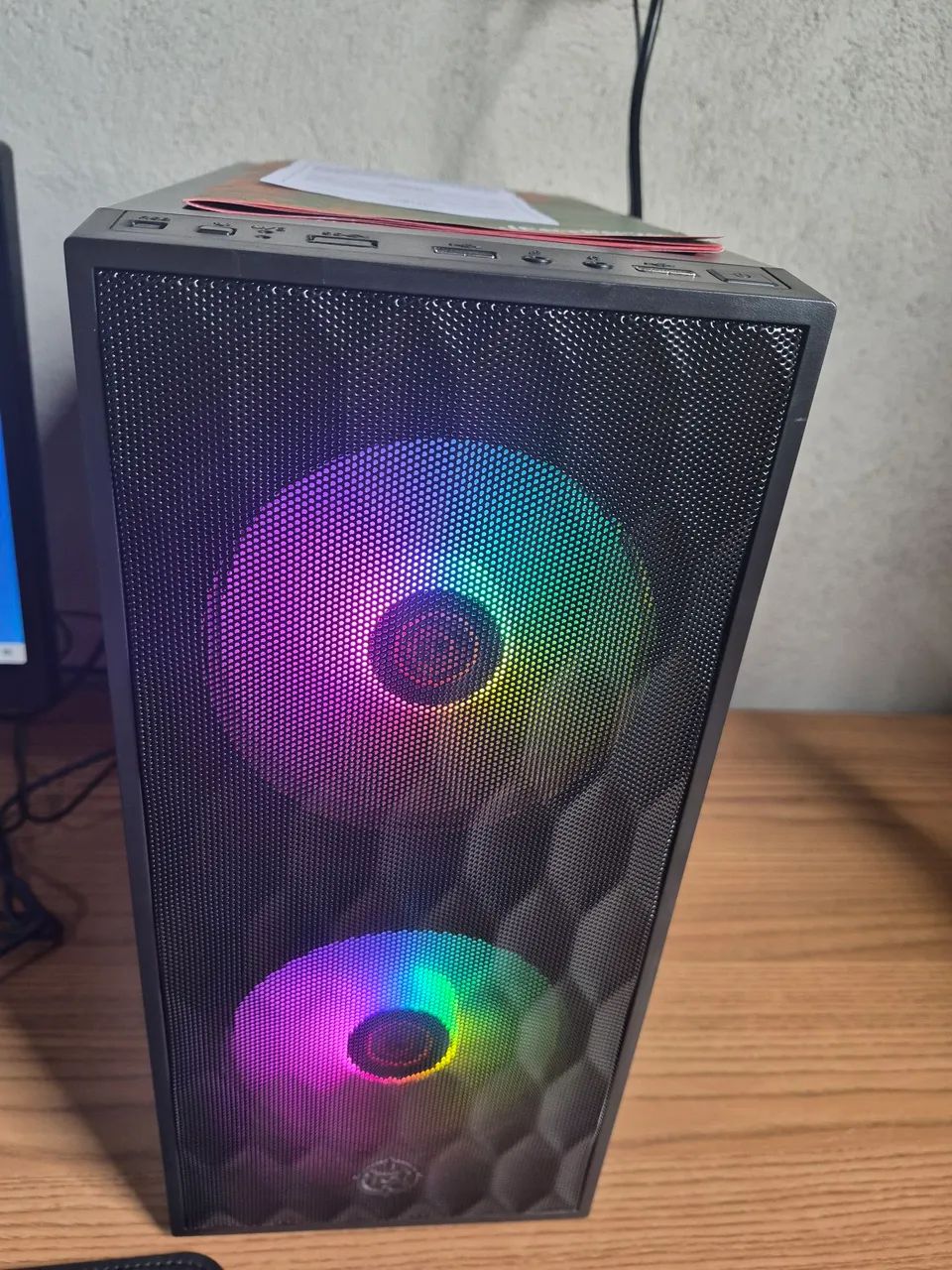 itxデスクトップPC　i5 8400 16GB Cpu intel i5 8400 + 16GB RAM + 240GB SSD - Computadores e Desktops