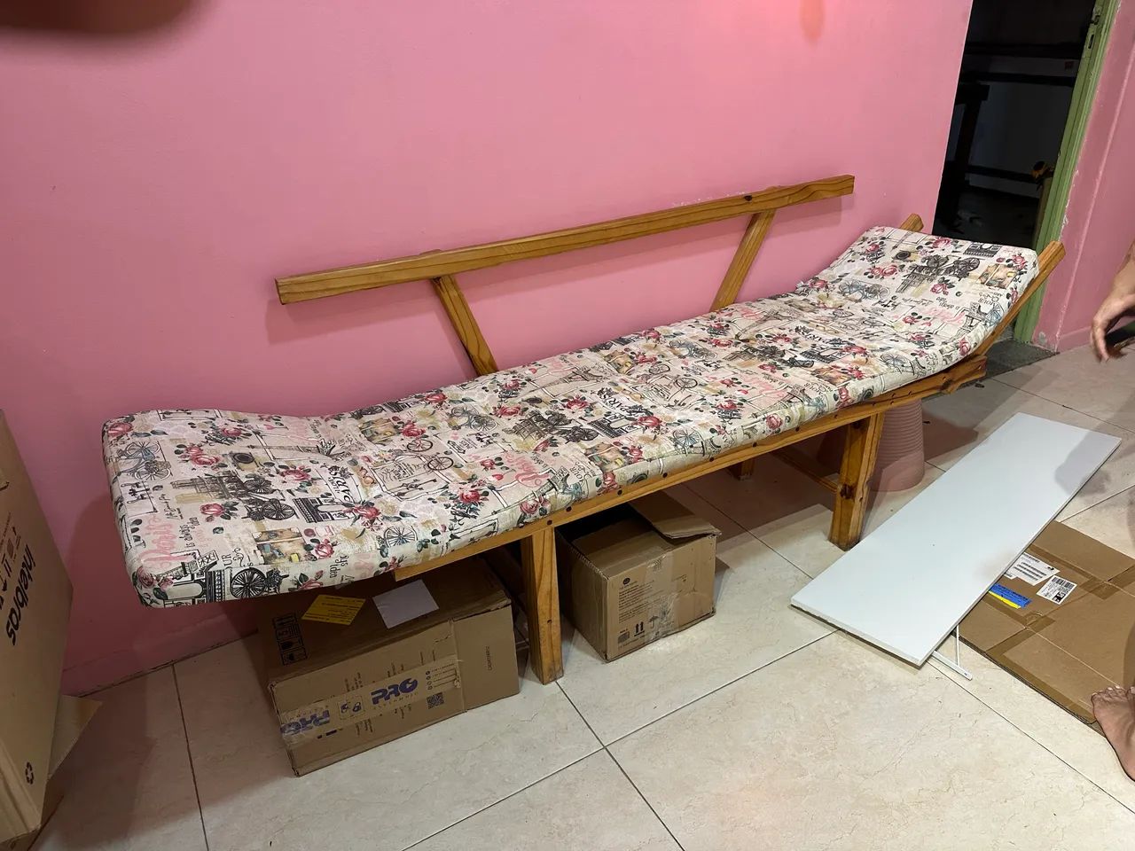 Sofá namoradeira muito conservado  para loja - Foto 3