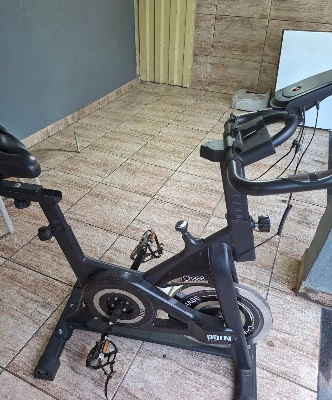 Vendo bicicleta ergométrica  400 - Foto 3