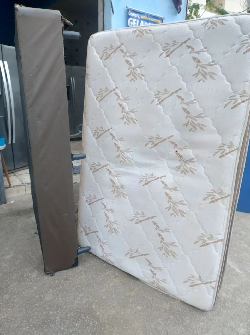 Cama de casal com colchão  - Foto 2