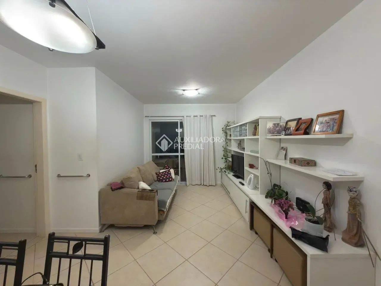 Apartamento com 3 Dormitórios, Suíte e 2 Vagas no Córrego Grande