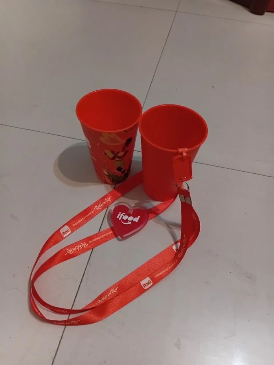 Copos Rock in Rio e boton Ifood
