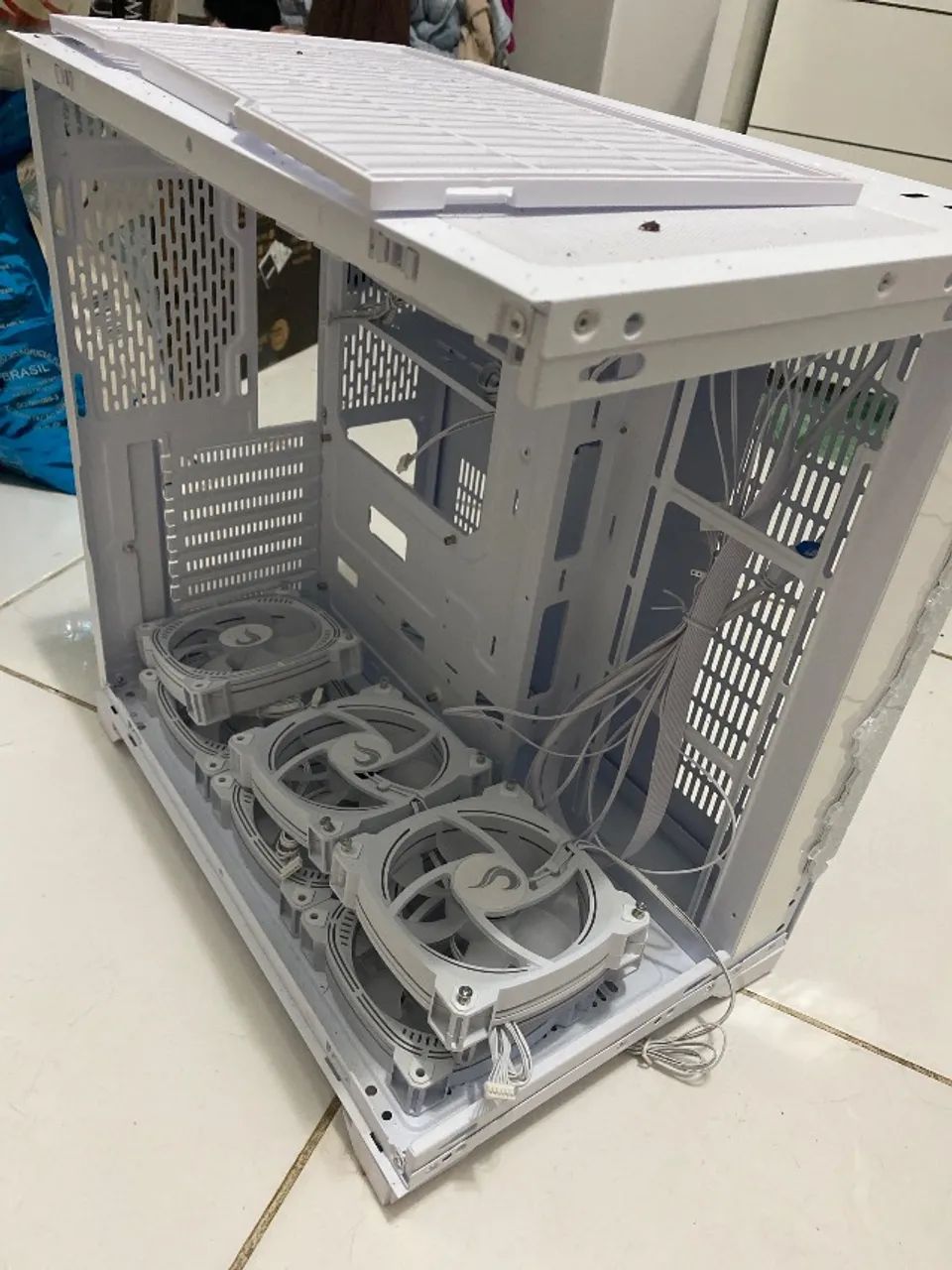 Gabinete Mid Tower (danificado)