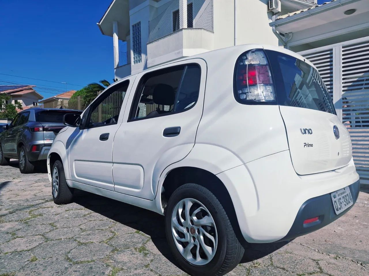 Fiat Uno Attractive 1.0 EVO Fire Flex 8V 5P 2020 - Foto 2