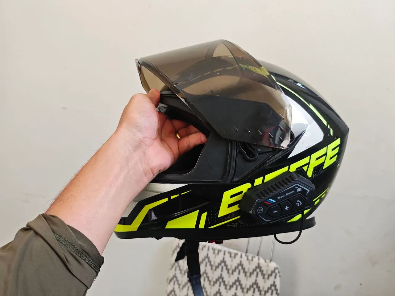 Capacete Bieffe n 60 com Bluetooth e microfone integrado R$ 530,00 - Foto 2