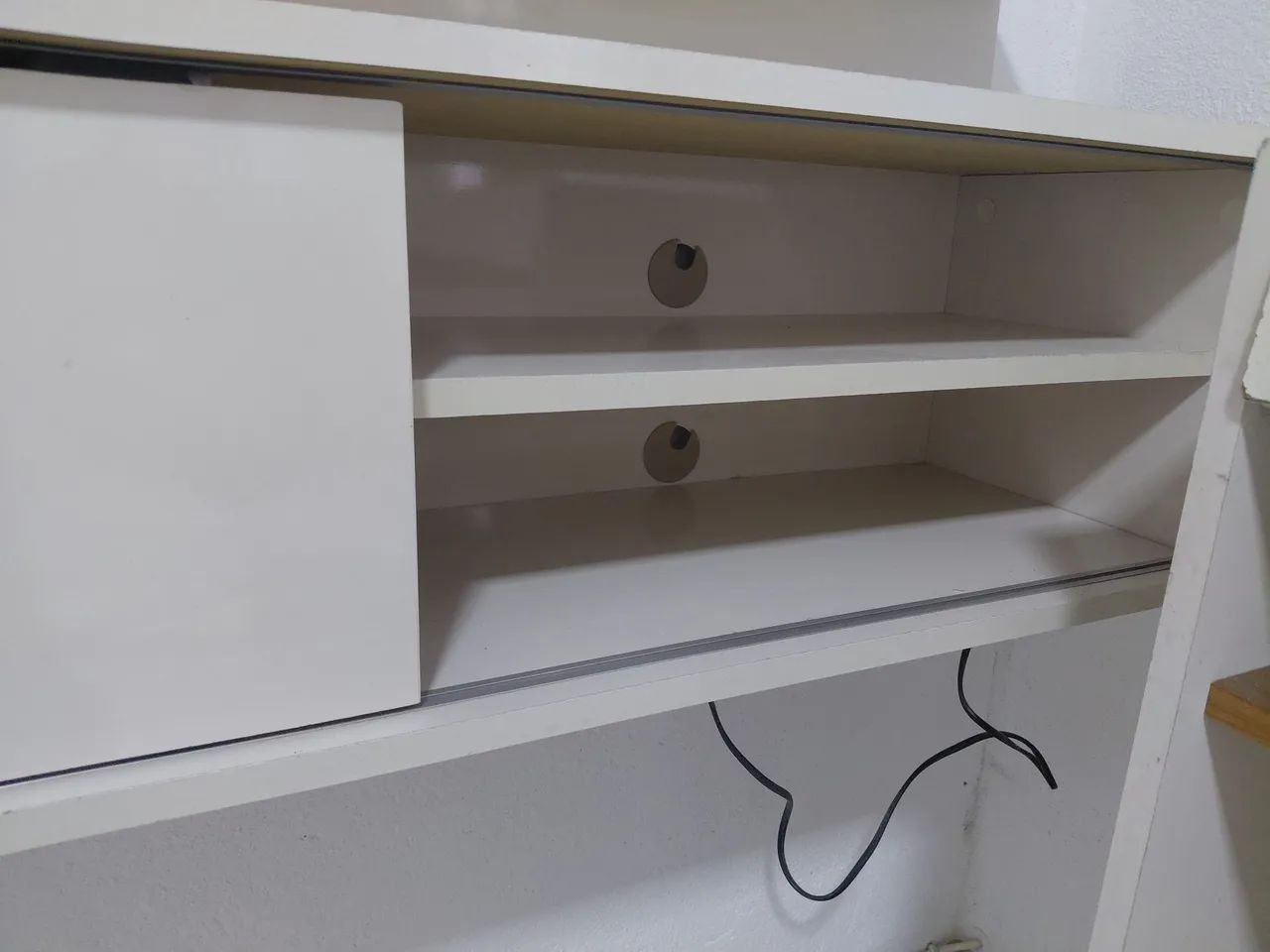 Painel lindíssimo laqueado com ripado e espelho  - Foto 3