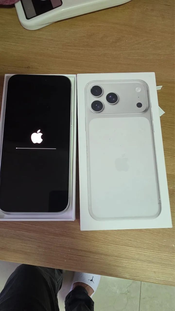  iPhone 17 Pro Max Silver 256GB 80 ciclo  - Garantia até mês 05/2027 - Foto 2
