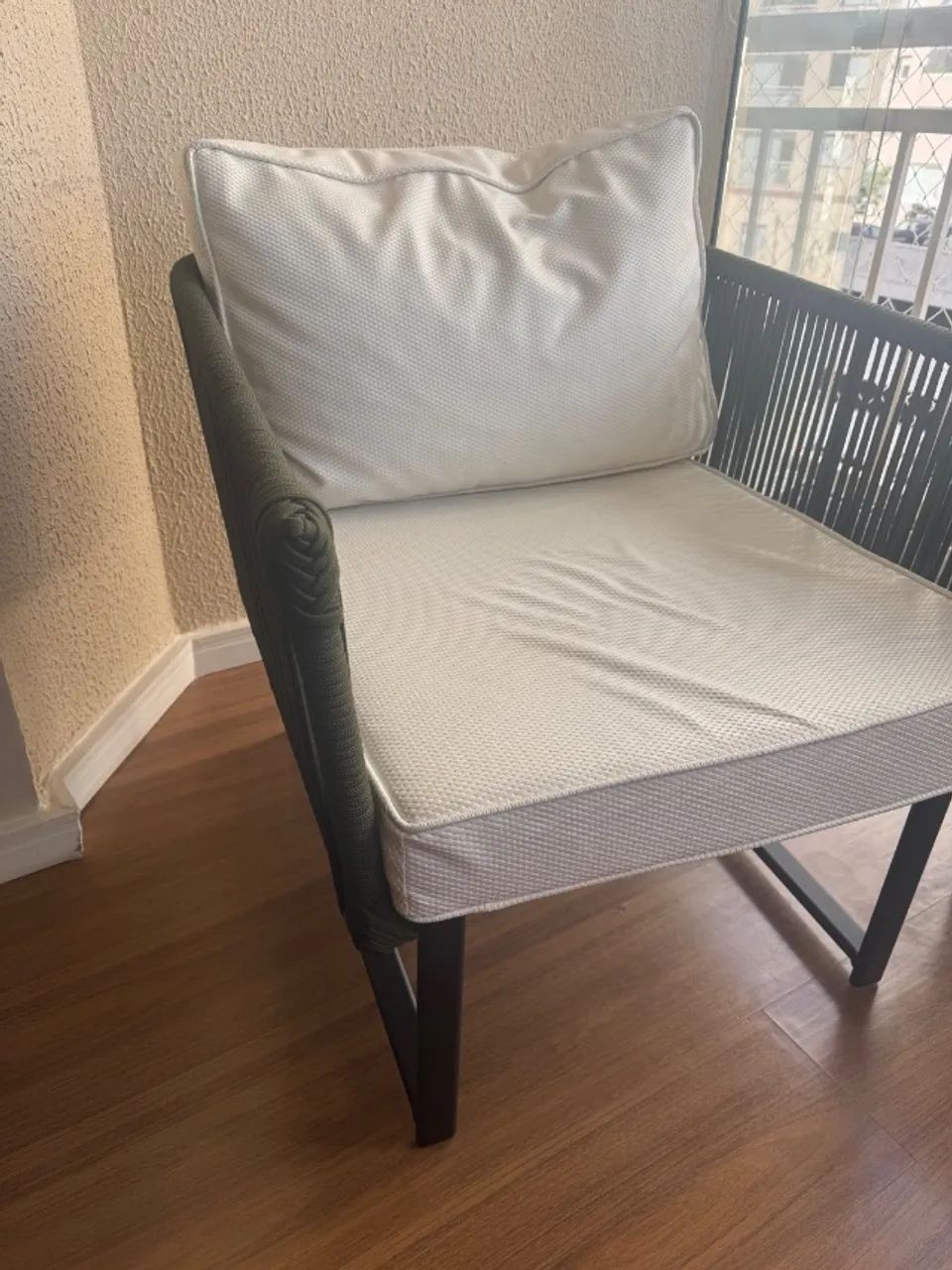Poltrona 70x75 + mesa50x50 Corda náutica  - Foto 3