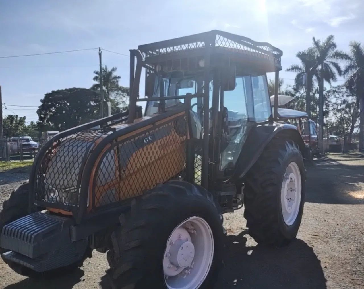 Trator Valtra BM100 ano 2018, 4x4, com 5.400 horas, em MG - Foto 2