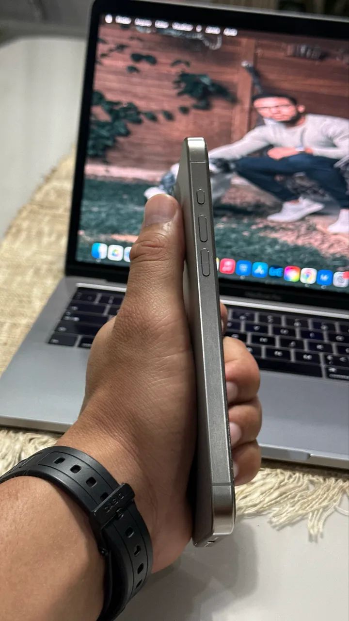 iPhone 15 Pro Max 256GB - Foto 2
