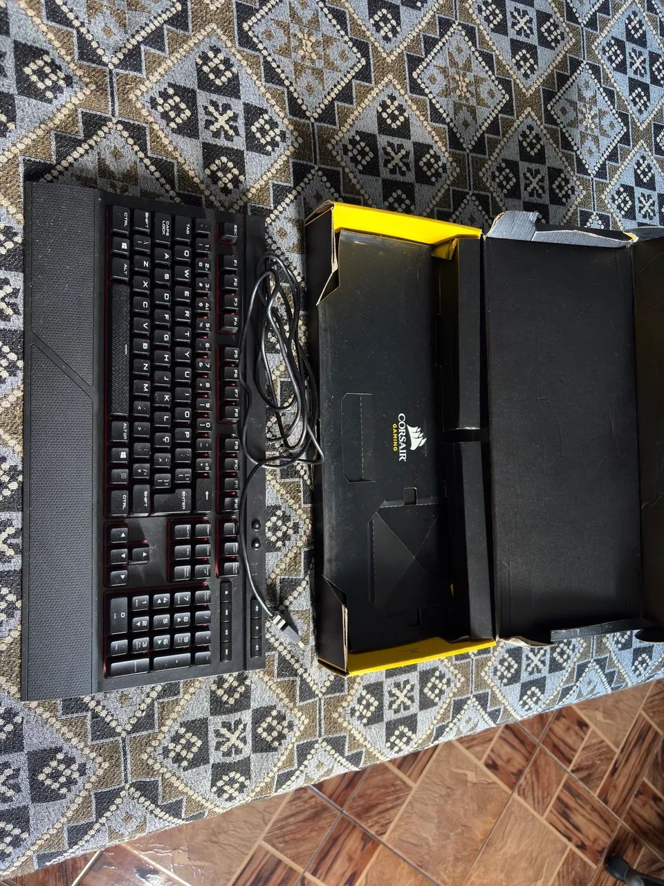 Vendo teclado da Corsair k68 com switch red - Foto 3
