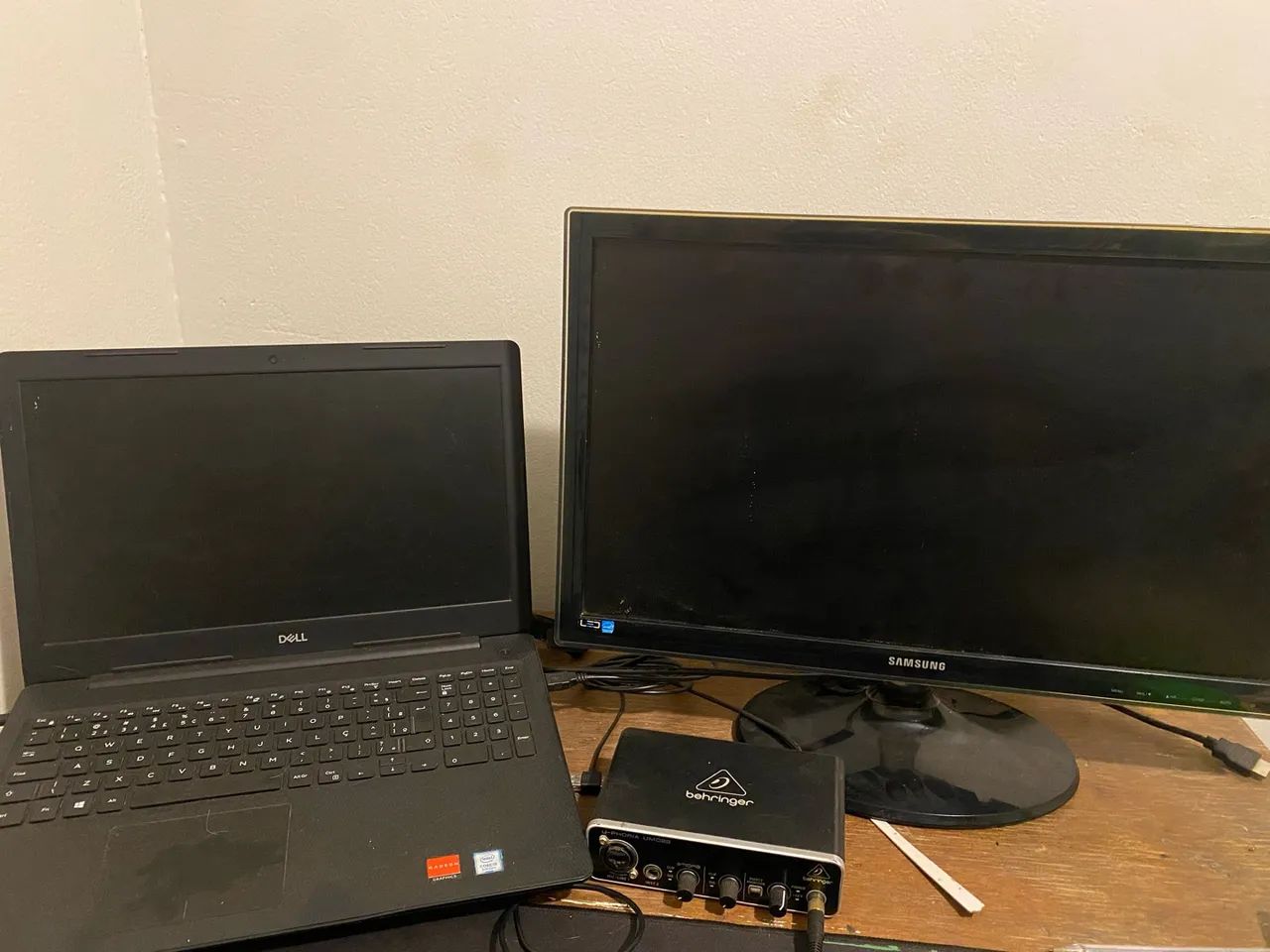 Monitor 22 pol com defeito