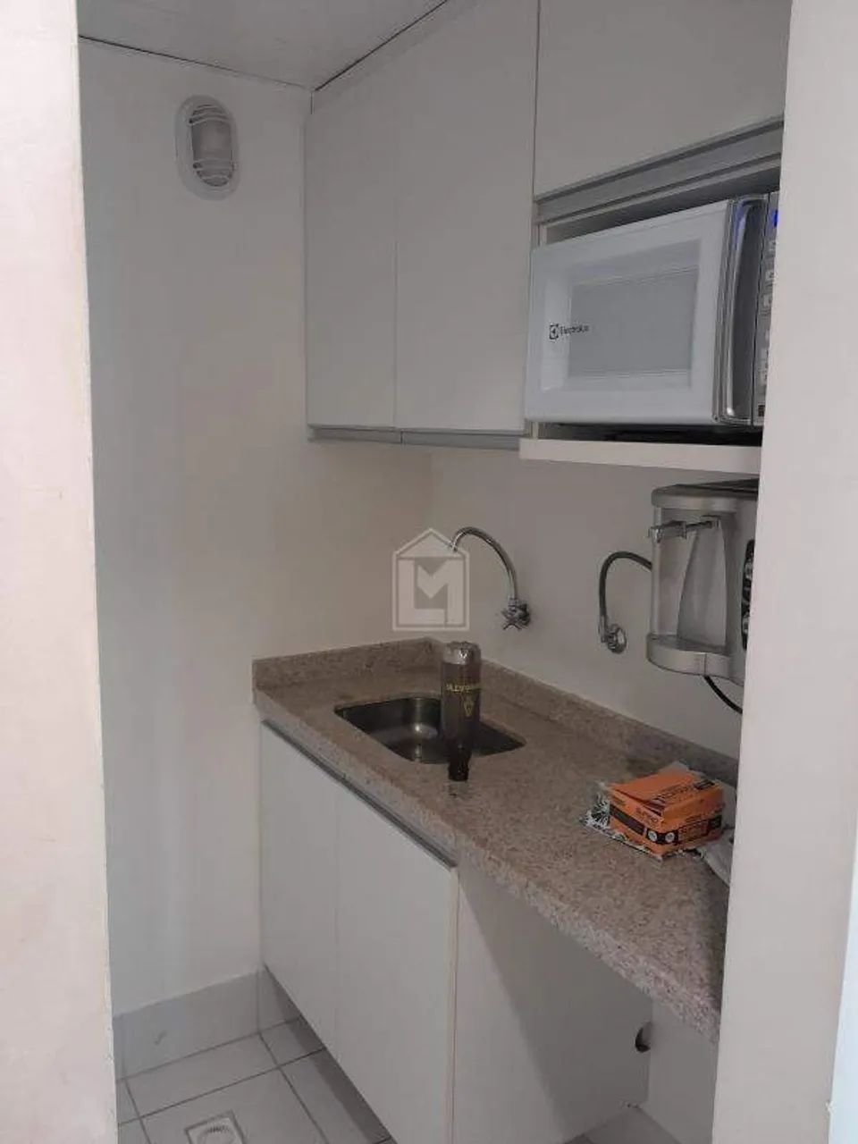 Sala Comercial na Enseada do Suá | 40m² | 1 Vaga | Recepção e Armários - Foto 3