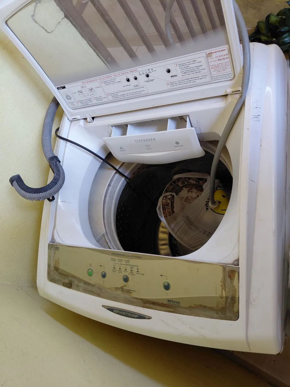 Maquina de lavar com defeito 