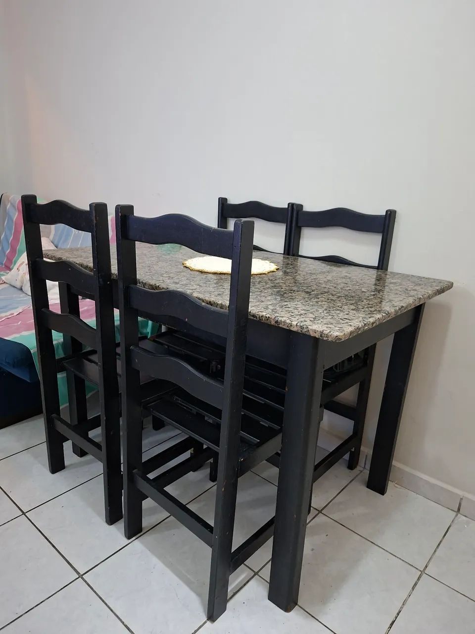 Mesa 4 cadeiras 