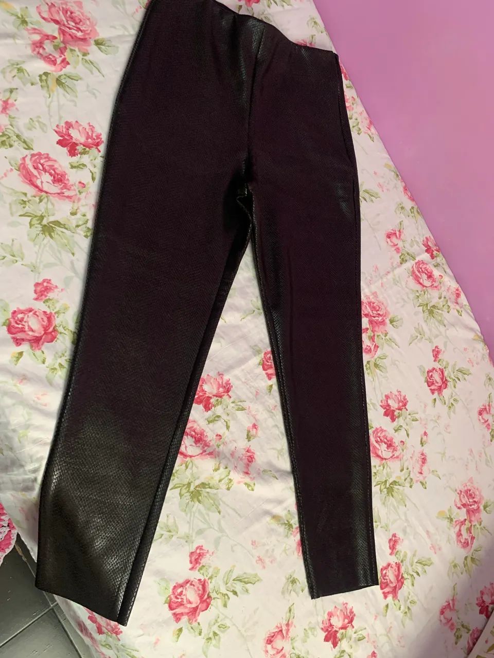 Calça de couro feminina; ( Zara ) - Foto 4