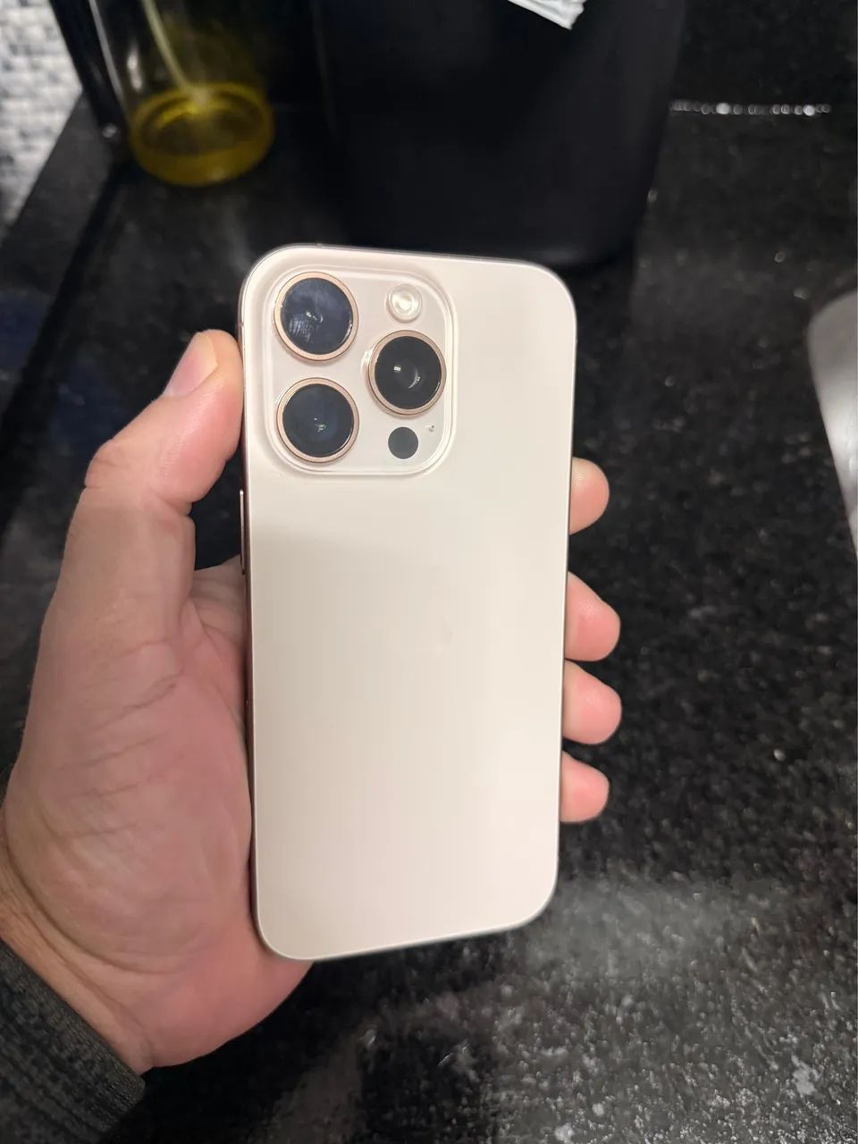 IPhone 16 pro 128 Gb - Foto 2