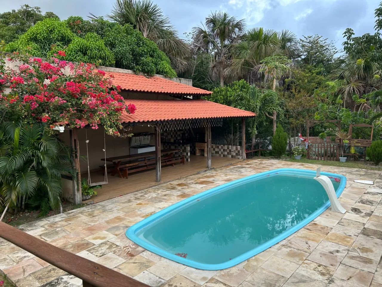 Próximo à praia de panaquatira e ponta verde 