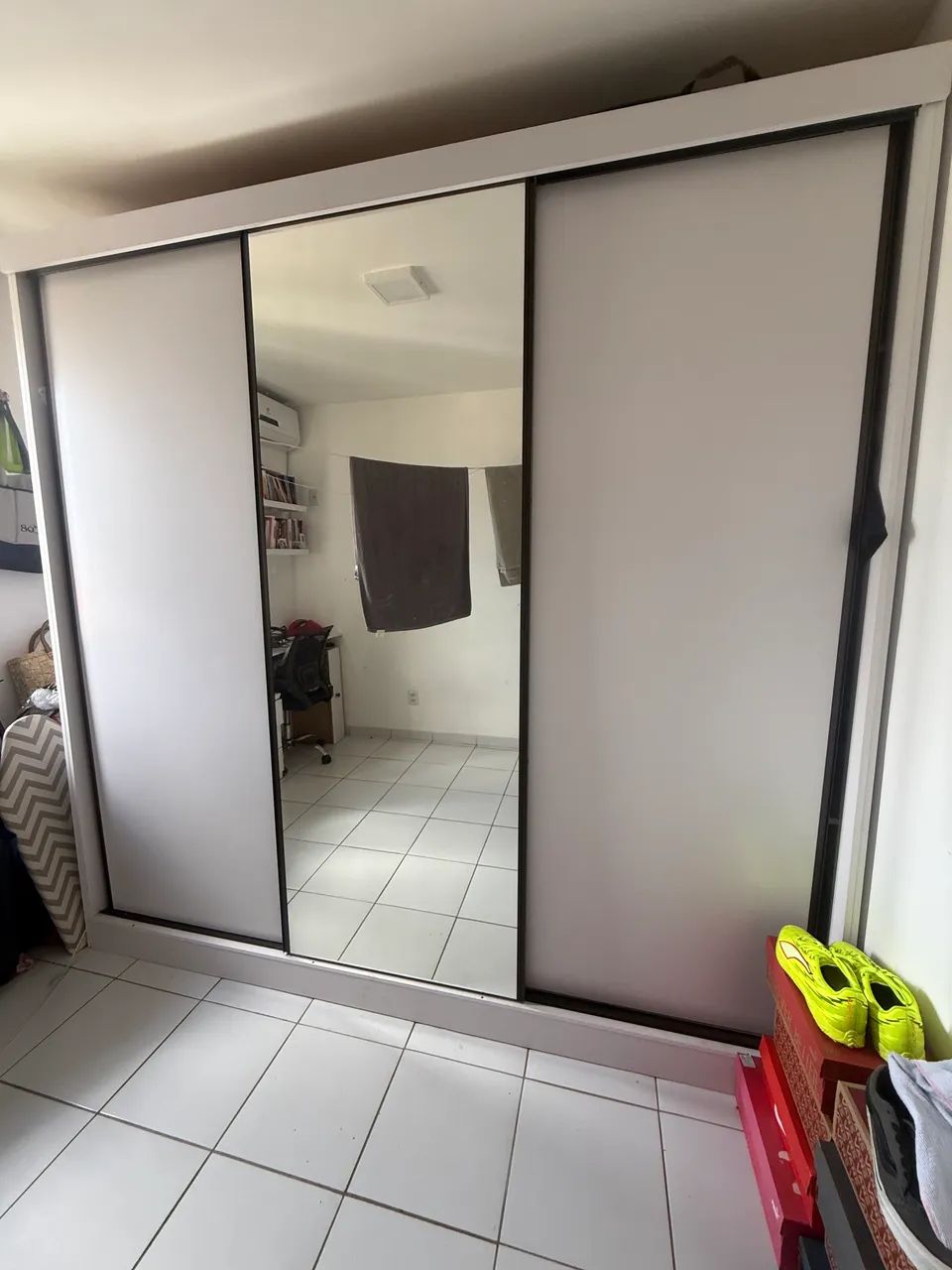 Guarda roupa com espelho - Foto 4