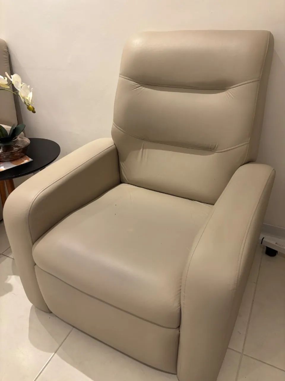 Duas Poltronas Reclináveis - Foto 2