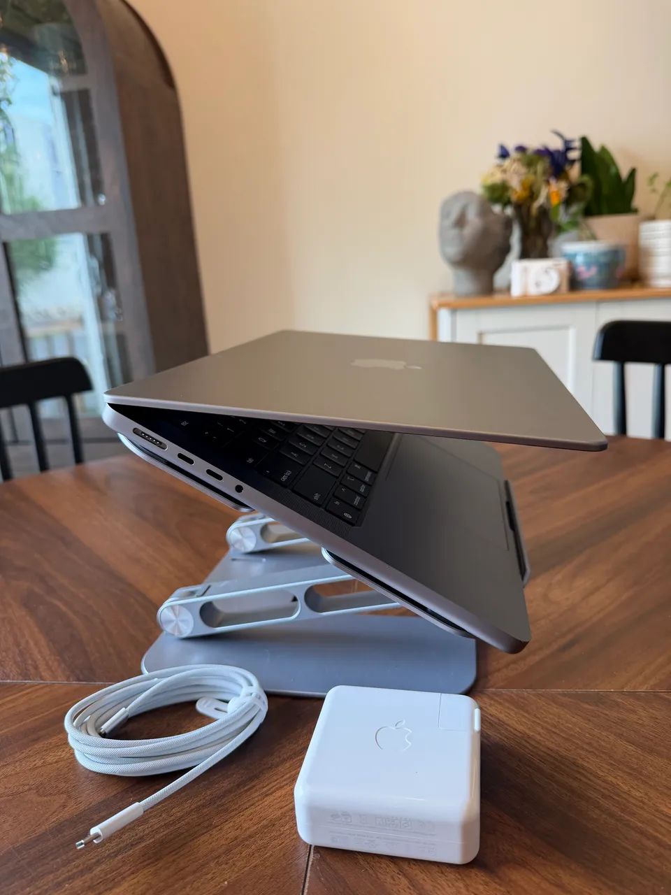 MacBook Pro 14 M1 Pro 16GB 512GB SSD - Excelente Estado