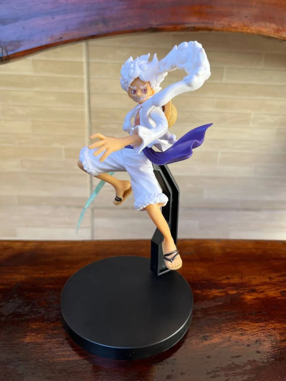 Action Figure One Piece - Luffy Gear 5 18cm Base Aérea
