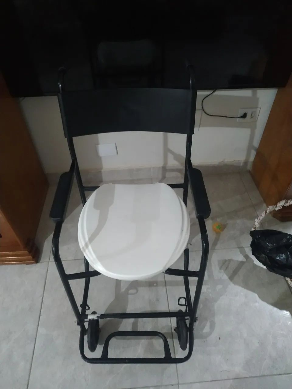 Cadeira de banho semi nova