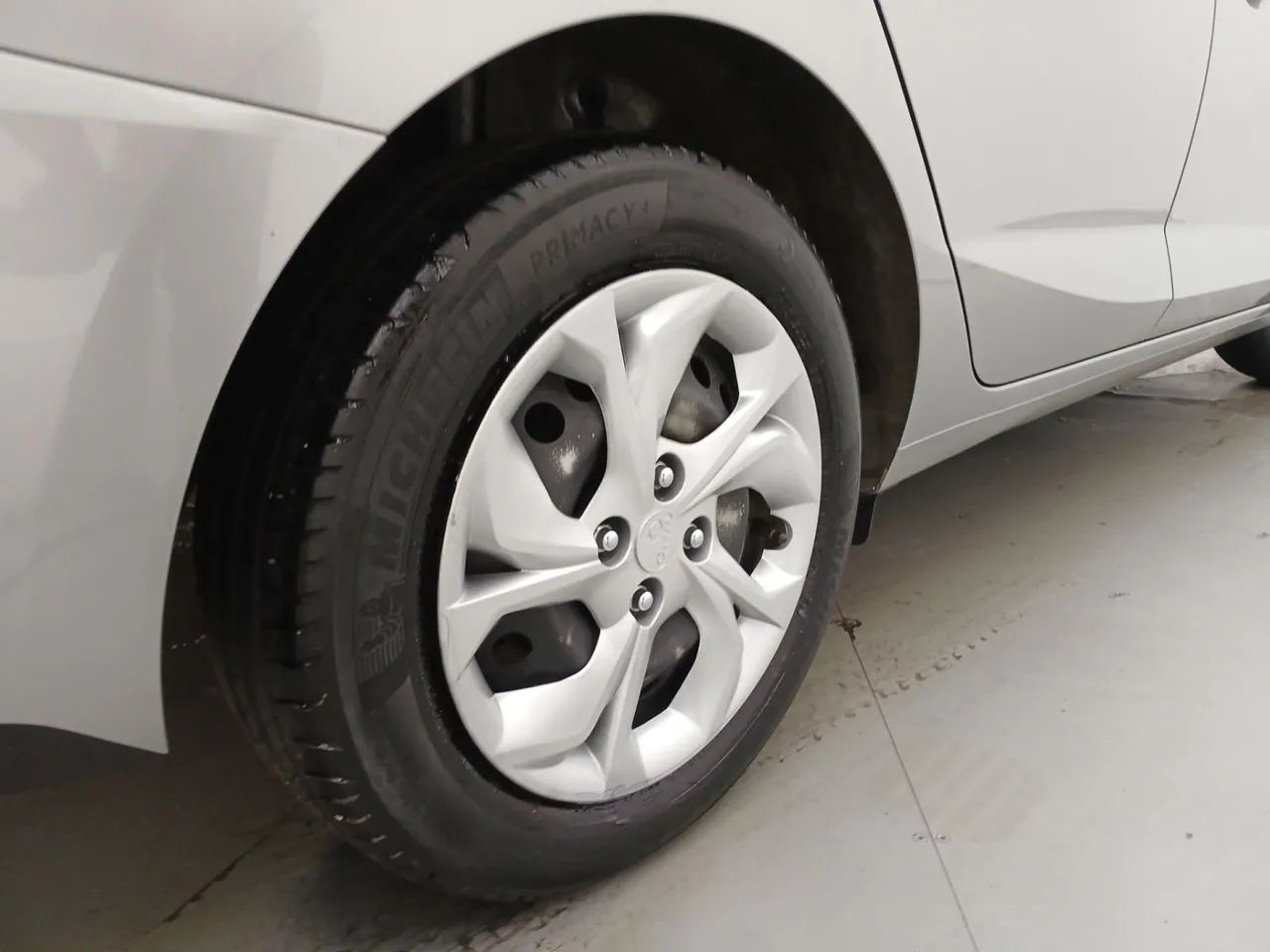 Hyundai HB20S Comfort Plus 1.0 TB Flex 12V Mec., foto 14 de 18