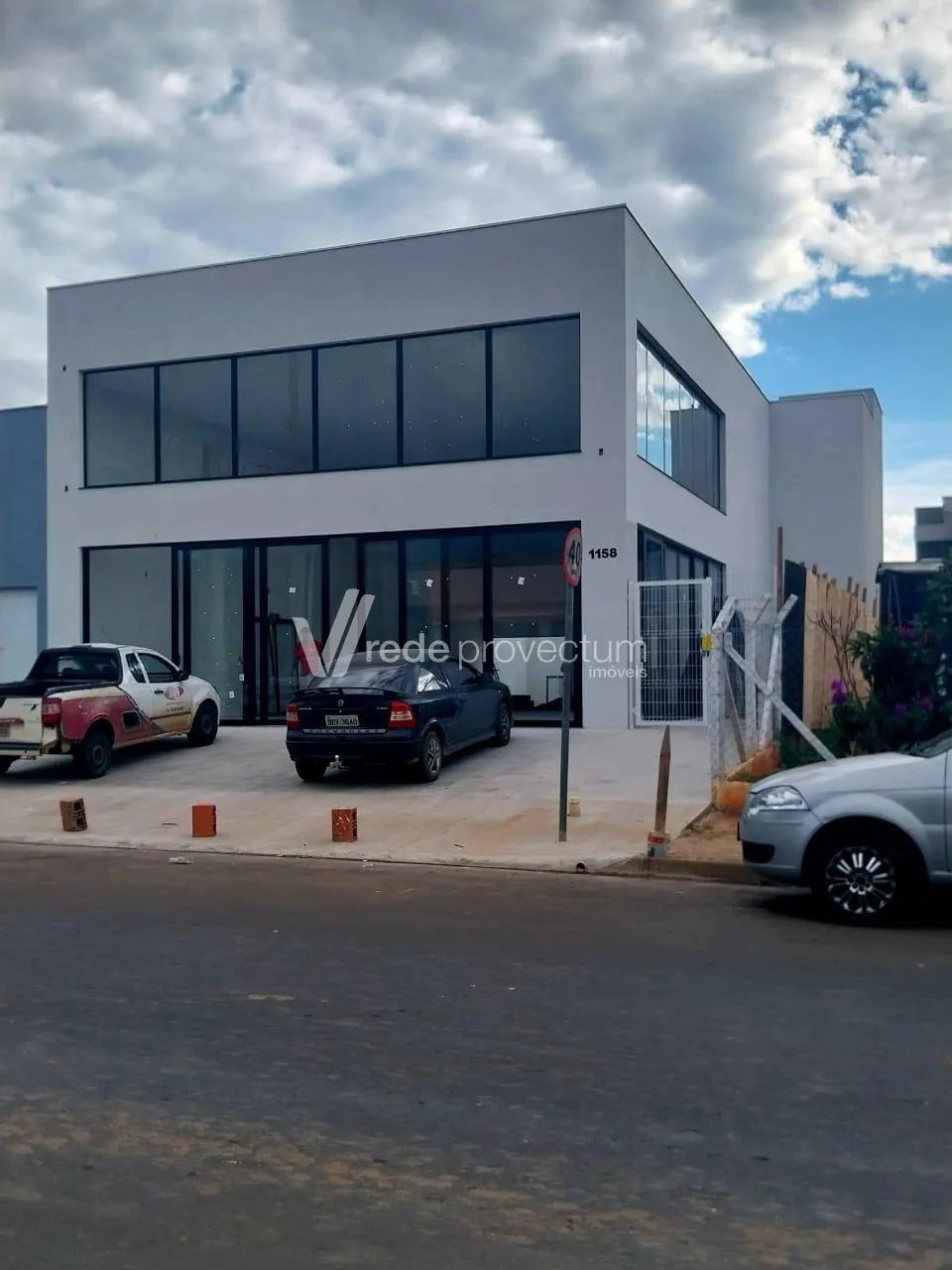 Galpão Comercial, em importante avenida