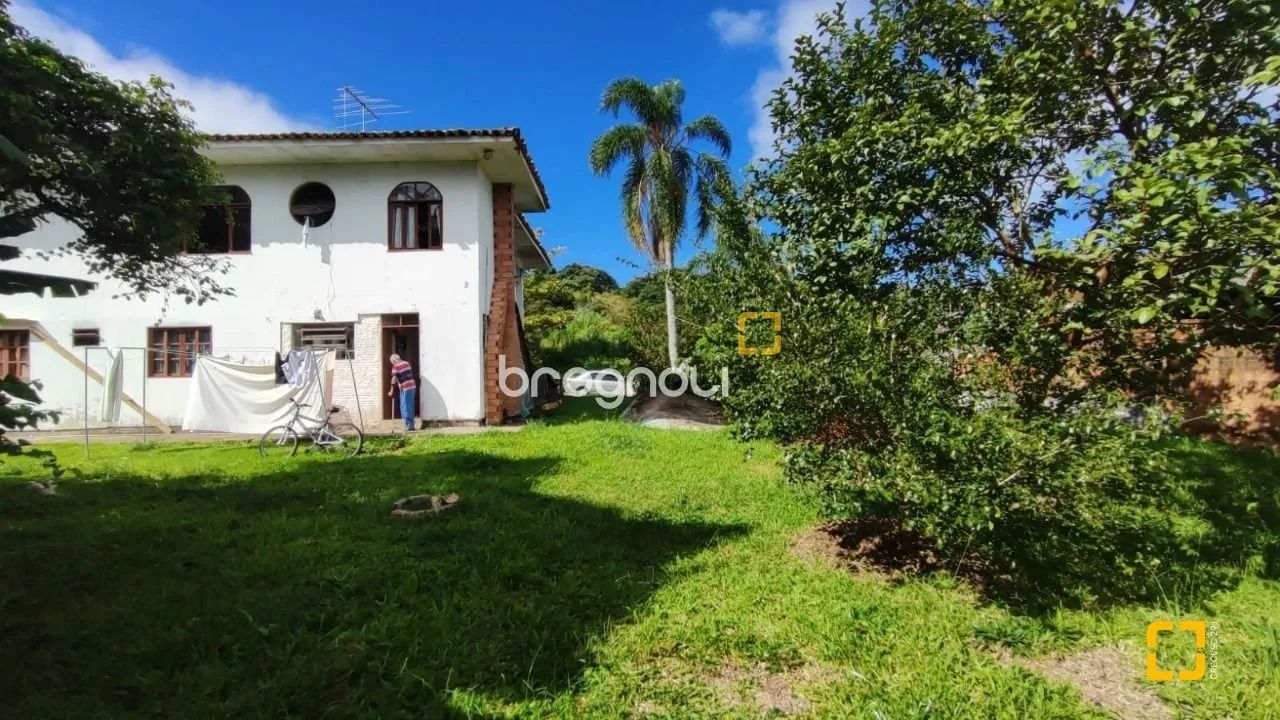 CASA com 3 DORMITÓRIOS NO BAIRRO COSTEIRA DO PIRAJUBAÉ