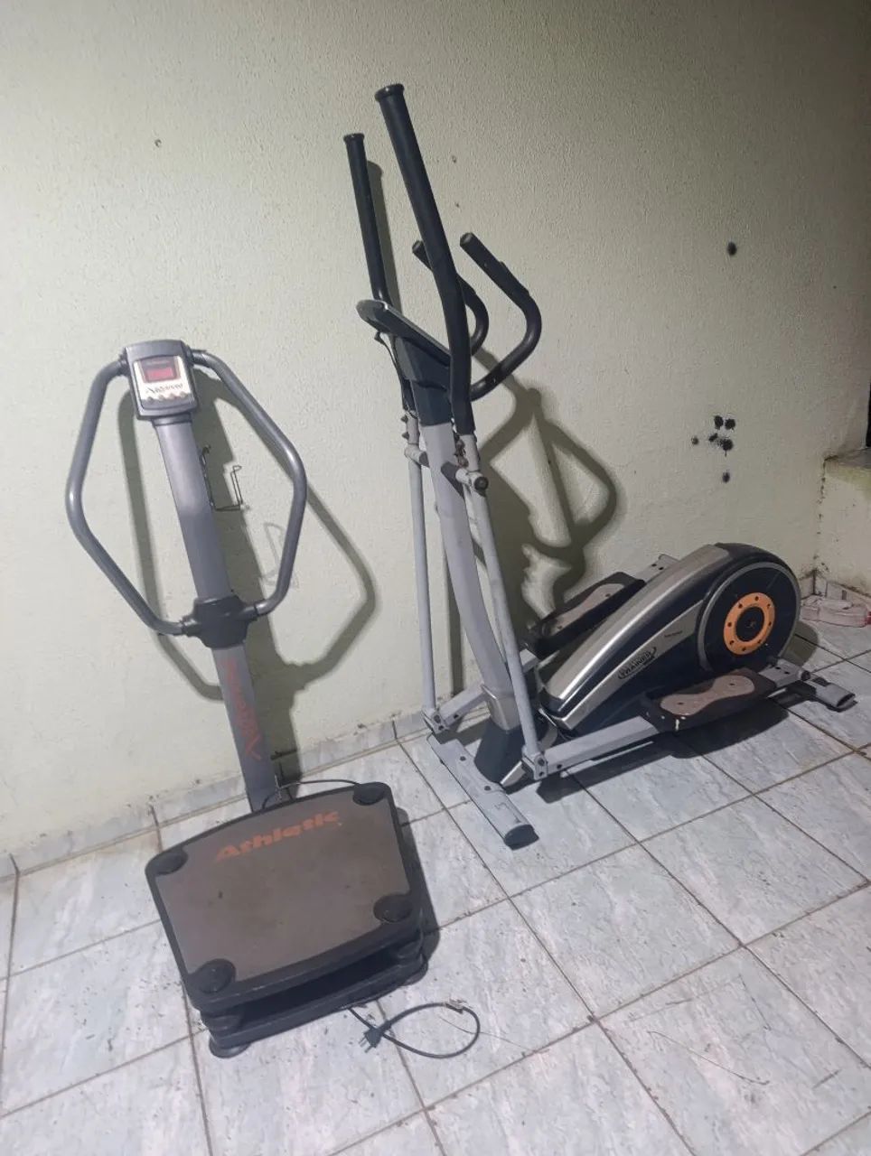 Elíptico e plataforma pra 130 kls - Foto 2