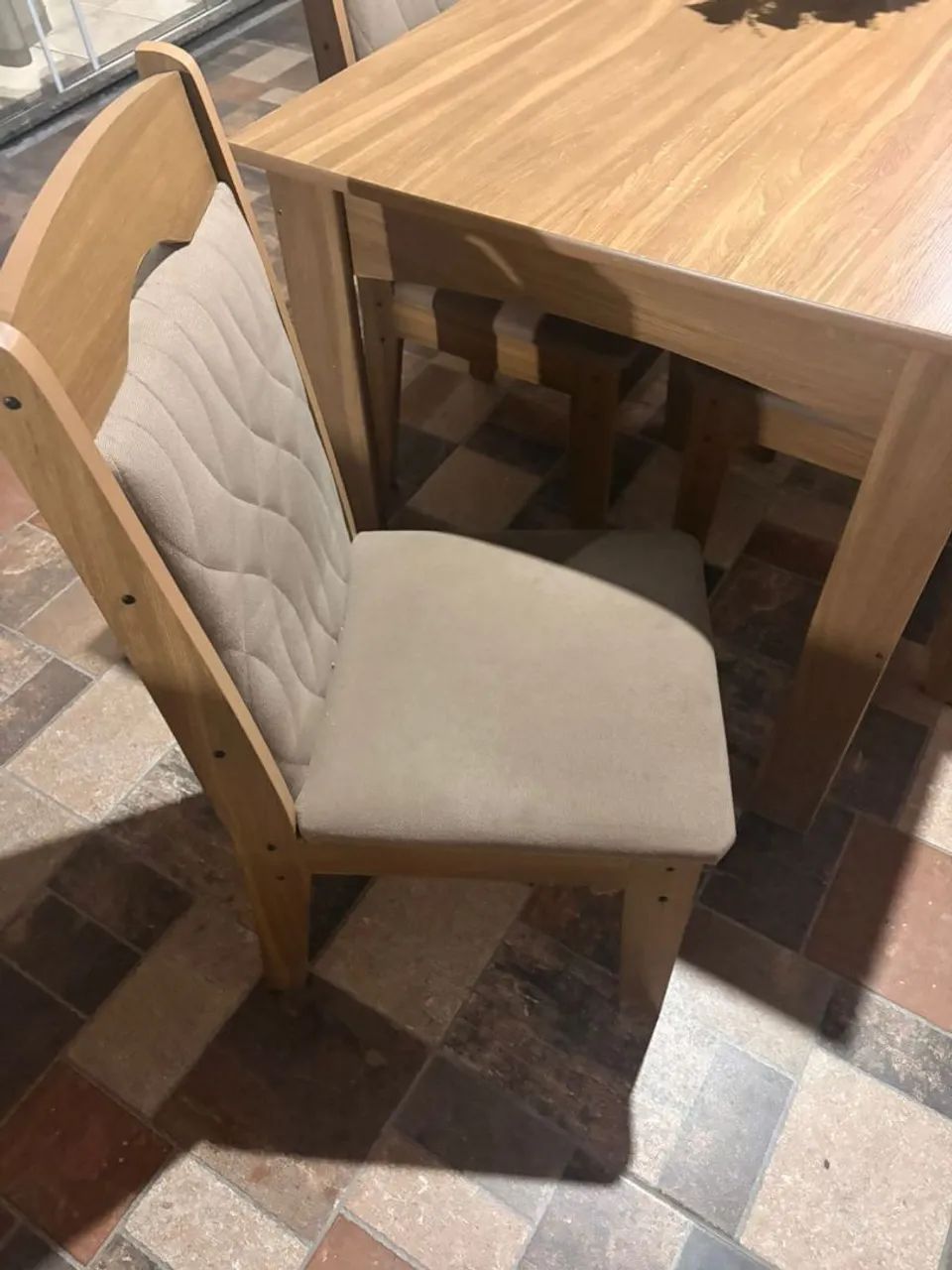 Mesa com  6 cadeiras  - Foto 3